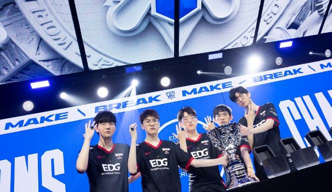 小蜘蛛凭借 小蜘蛛凭借