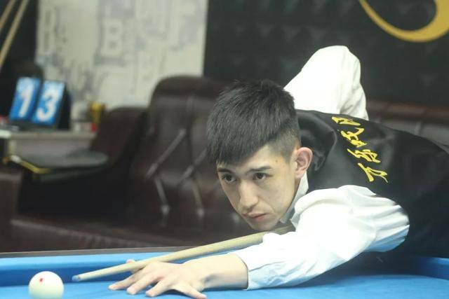 他继续在拜 他继续在拜