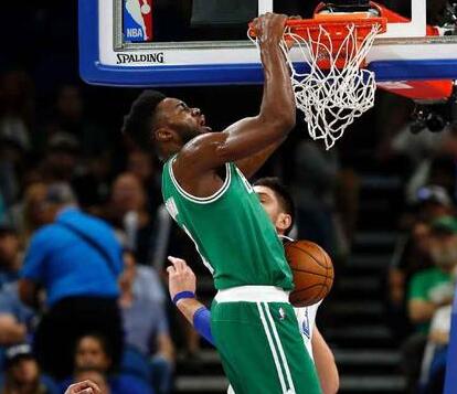 锋背身做球 锋背身做球